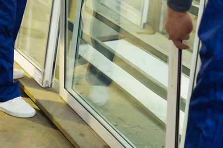 Commercial Glass Repair Technician in New Smyrna Beach, FL